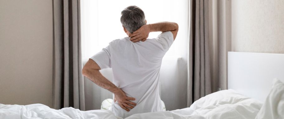 Arykuł banner - B&oacute;l kręgosłupa lędźwiowego &ndash; objawy i przyczyny. Jak wygląda diagnostyka, fizjoterapia i leczenie b&oacute;lu kręgosłupa lędźwiowego?