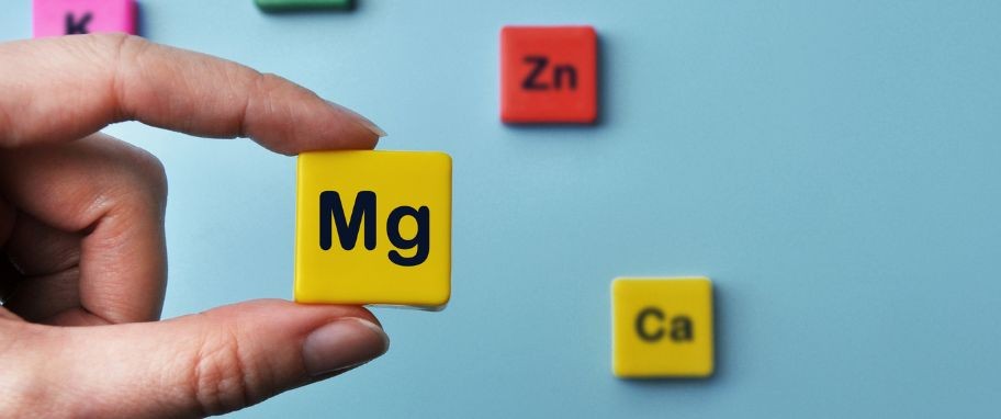 Arykuł banner - Nadmiar magnezu w organizmie - jak się objawia i jakie są przyczyny hipermagnezemii? Czy przedawkowanie magnezu jest możliwe?