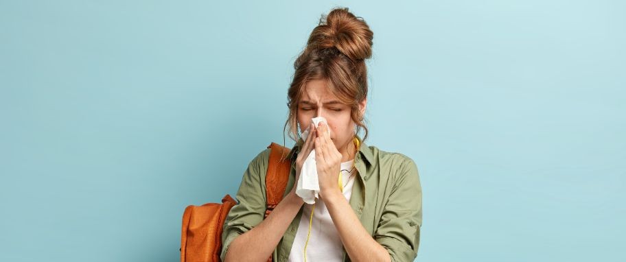Arykuł banner - Przewlekły nieżyt nosa - przyczyny, objawy, diagnostyka i leczenie przewlekłego kataru. Alergiczny nieżyt nosa