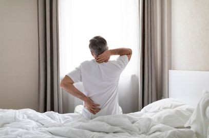 Zdjęcie artykułu - Ból kręgosłupa lędźwiowego – objawy i przyczyny. Jak wygląda diagnostyka, fizjoterapia i leczenie bólu kręgosłupa lędźwiowego?