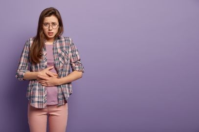 Zdjęcie artykułu - B&oacute;l żołądka &ndash; przyczyny i objawy. B&oacute;l żołądka po jedzeniu i na czczo. Co oznacza b&oacute;l brzucha w jego g&oacute;rnej części?