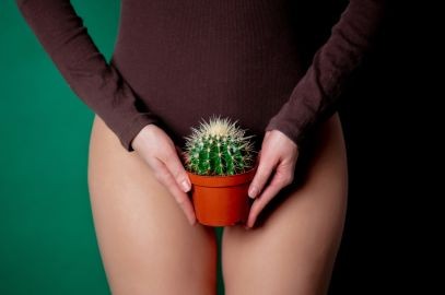 Zdjęcie artykułu - Grzybica pochwy &ndash; przyczyny, objawy i leczenie kandydozy pochwy lekami bez recepty i innymi metodami. Jak rozpoznać infekcję grzybiczą pochwy i kiedy udać się do lekarza?