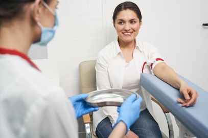 Zdjęcie artykułu - Hemofobia (lęk przed krwią, hematofobia) - przyczyny, objawy i sposoby na radzenie sobie z hemofobią. Jakie objawy towarzyszą lękowi przed krwią?