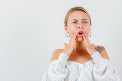 Zdjęcie artykułu - Kamienie migdałkowe - przyczyny i leczenie kamieni migdałkowych