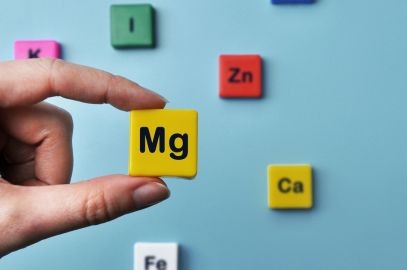 Zdjęcie artykułu - Nadmiar magnezu w organizmie - jak się objawia i jakie są przyczyny hipermagnezemii? Czy przedawkowanie magnezu jest możliwe?