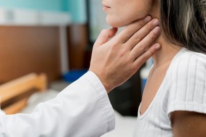 Zdjęcie artykułu - Rak tchawicy &ndash; przyczyny, objawy, leczenie. Jak przebiega diagnostyka raka tchawicy, na czym polega profilaktyka i jakie są rokowania przy raku tchawicy?