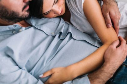 Zdjęcie artykułu - Wsp&oacute;łżycie po porodzie - jak wygląda w praktyce? Czy seks po porodzie boli? Strach przed seksem po porodzie, wahania libido i inne kwestie związane ze wsp&oacute;łżyciem po urodzeniu dziecka