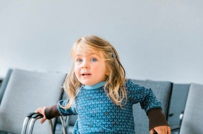 Zdjęcie artykułu - Zesp&oacute;ł Retta &ndash; co to za choroba? Jak ją rozpoznać i jakie są objawy zespołu Retta? Przyczyny, diagnostyka i leczenie zespołu Retta