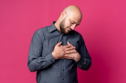Zdjęcie artykułu - Zesp&oacute;ł złamanego serca (zesp&oacute;ł Takotsubo, choroba szczęśliwego serca) - co to takiego, jak się objawia i jak leczy się syndrom złamanego serca w kardiologii?