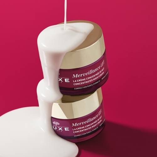 Zdjęcie produktu - 3 NUXE Zestaw Merveillance Lift Krem liftingujący na noc, 50 ml + Krem liftingujący na dzień, 15 ml + Rozświetlający olejek ze złotymi drobinkami, 8 ml
