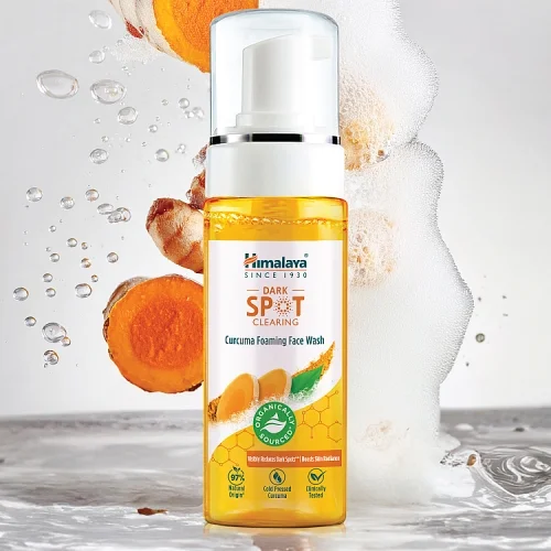 #1 – Himalaya Dark Spot Clearing Curcuma Pianka do mycia twarzy z kurkumą i lukrecją, 150 ml