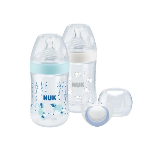 Miniaturka artykułu - NUK Twin Set Niebieski Zestaw 2 butelki, 260ml + smoczek uspakajający GENIUS 0-6m + pudełko na smoczek
