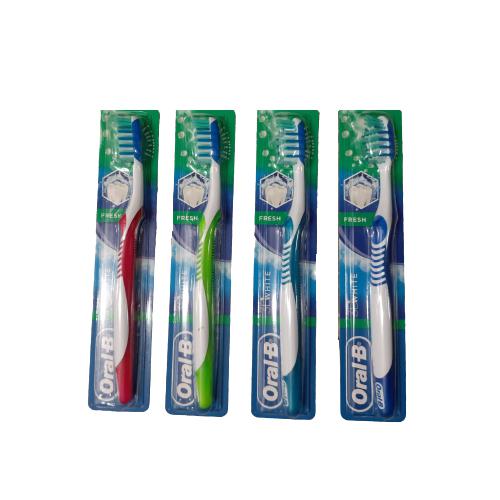 Miniaturka artykułu - ORAL-B Adventage Breath Refresh Szczoteczka do zęb&oacute;w średnia, 1szt.