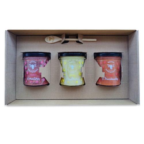 Miniaturka artykułu - PASIEKI RODZINY SADOWSKICH Zestaw Miód z maliną, 430g + Miód z cytryną, 430g + Miód z truskawką, 430g/USZKODZONE OPAKOWANIE